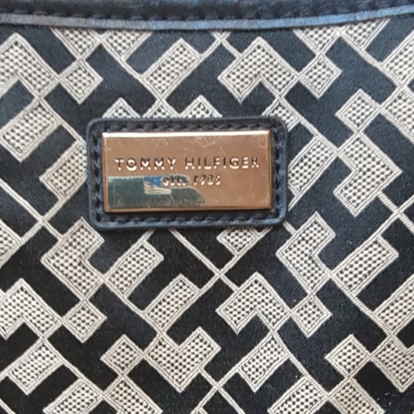Tommy Hilfiger Hand bag - Picture 2 of 4